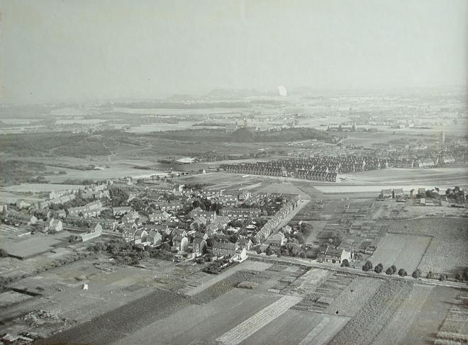Mijnwerkerskolonie Versiliënbosch (rond 1950), gezien vanf de Uterweg